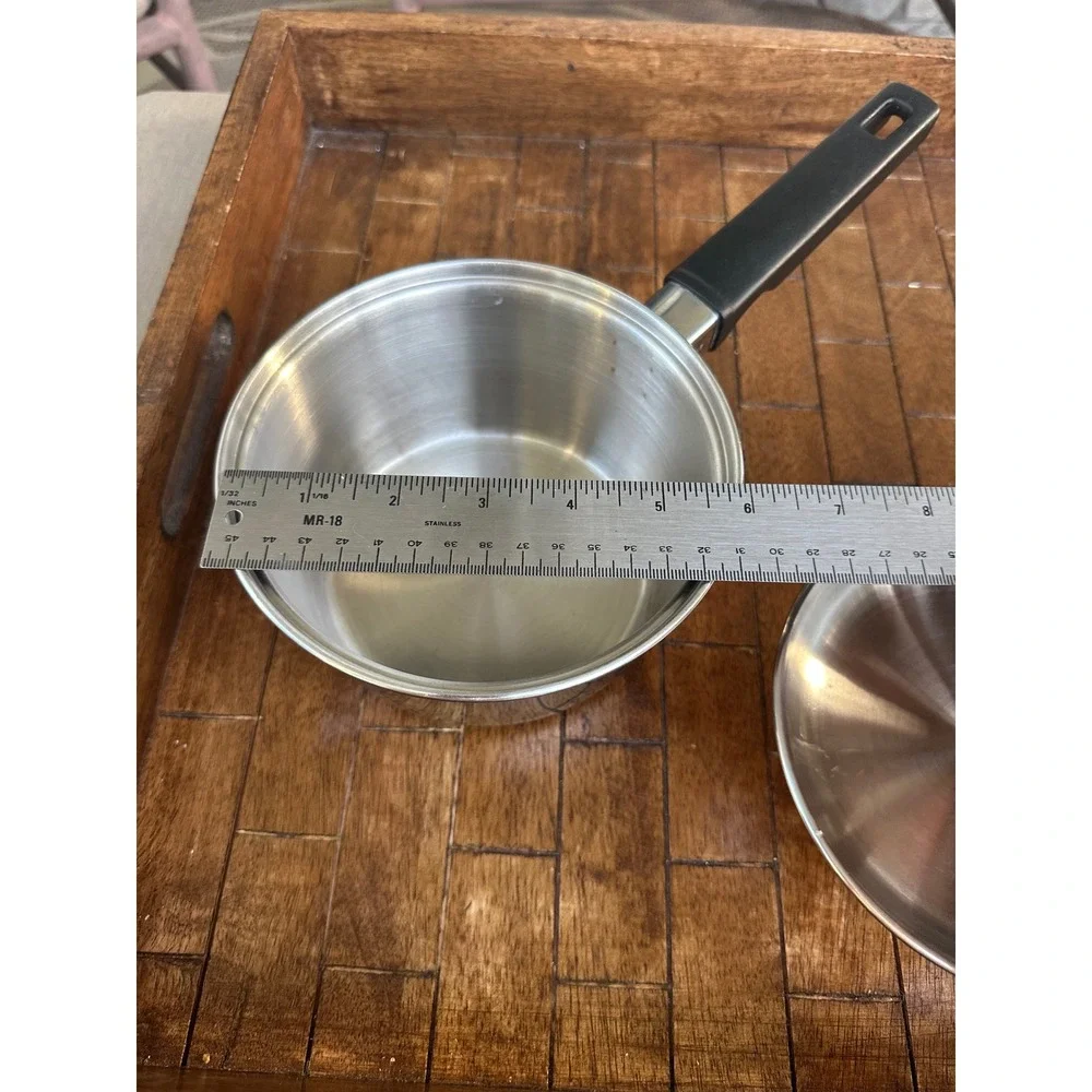 Meyer 18/10 Stainless Steel 1 Quart Saucepan with Lid Impact Bonded Base 0.9LEUC